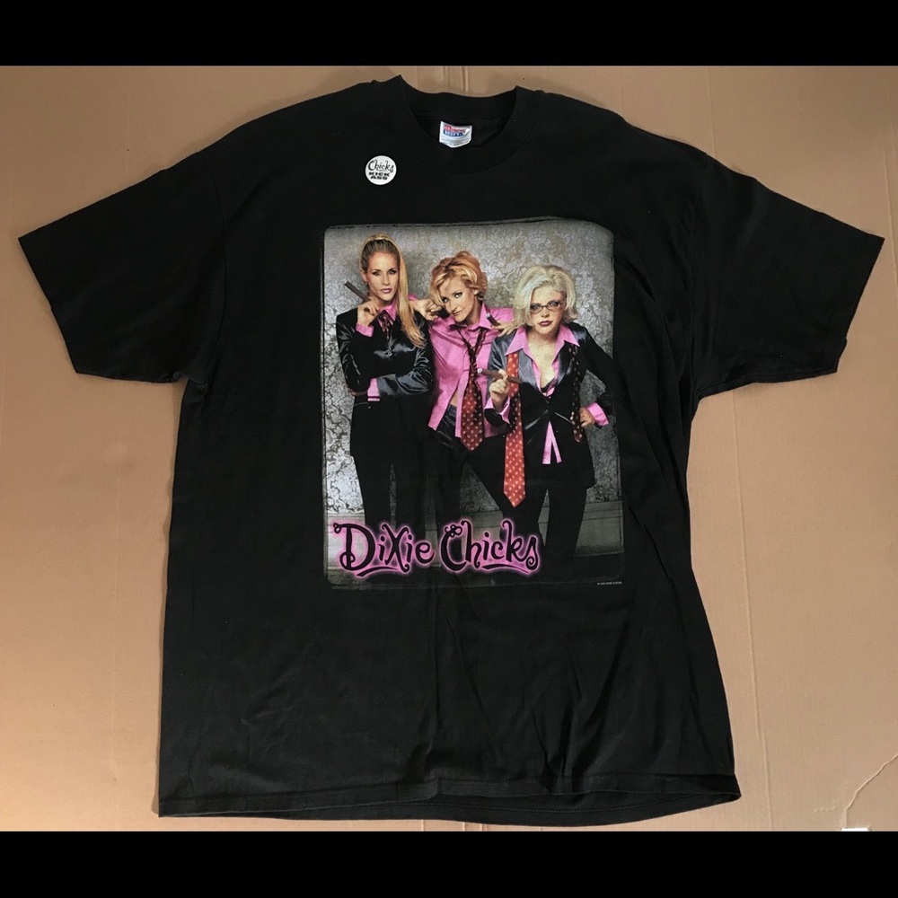 Dixie Chicks 1999 graphic tshirt with button